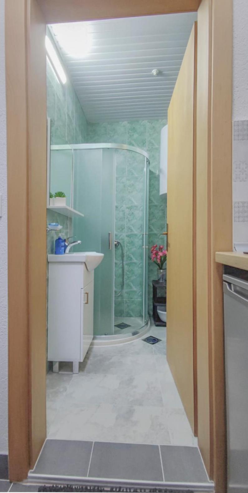 Care'S Studio Охрид Екстериор снимка